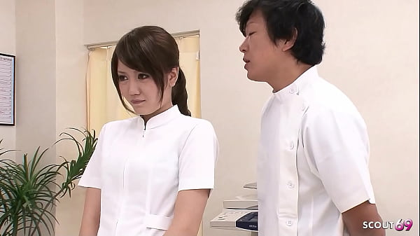 日本青少年护士与日本医院医生的双中出 MMF 3Some 性爱未经审查 JAV 色情